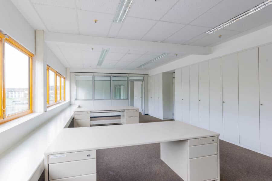 Ansprechende Bürofläche in idealer Lage von Neheim! - Lichtdurchflutete Büroräume
